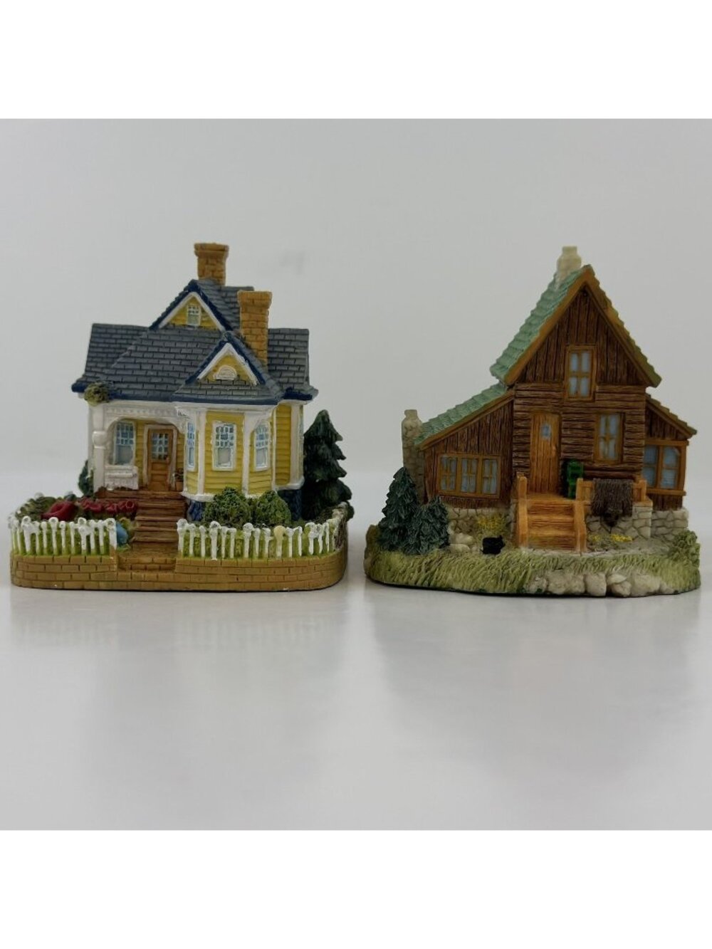 Vtg 1997 Liberty Falls Miniature Village Set Malloy's House Trapper Mike's Cabin